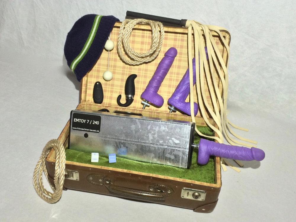 Emtoy Koffer Retro bunt.jpg