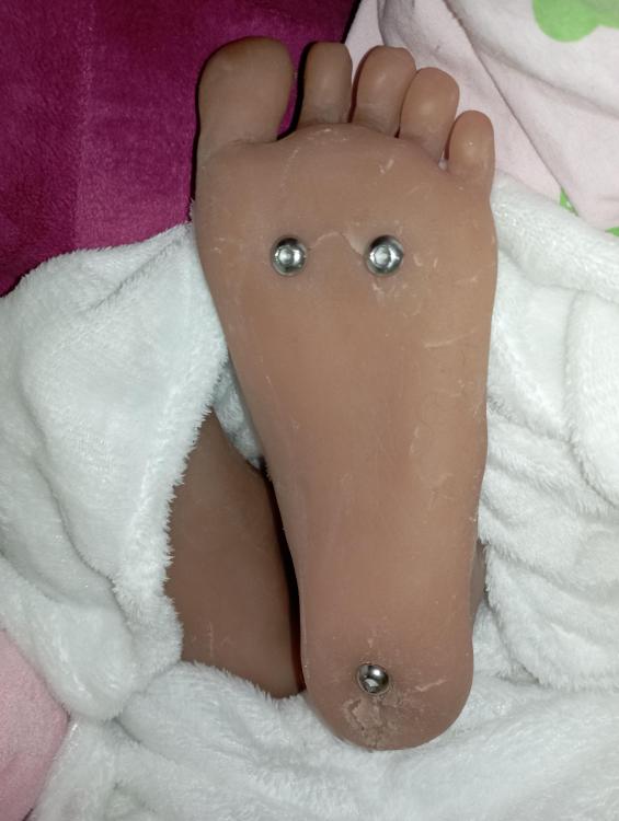 TPE Doll Fuß kaputt.jpg